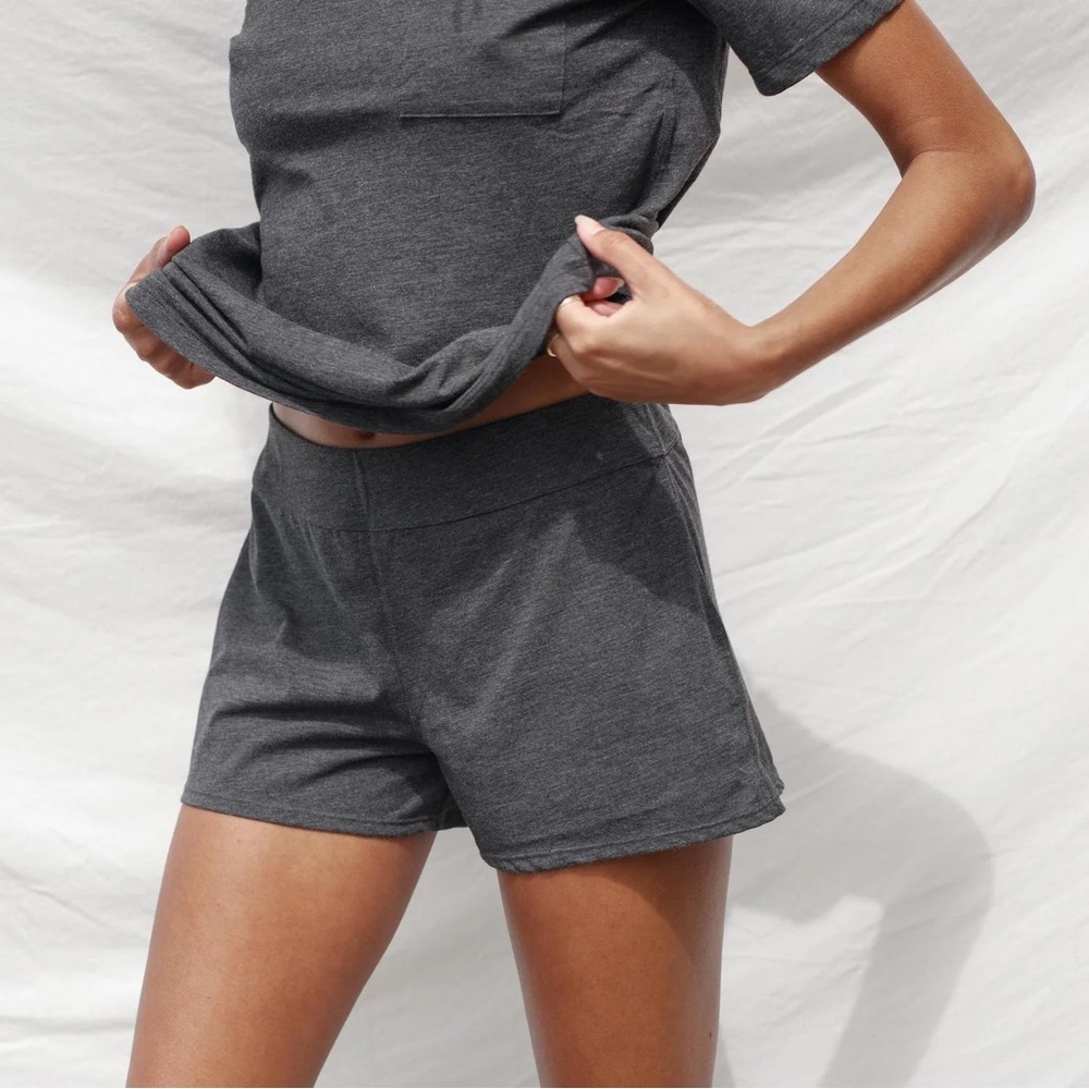 NWT Lunya Restore Short - Size Small - Grey Heather